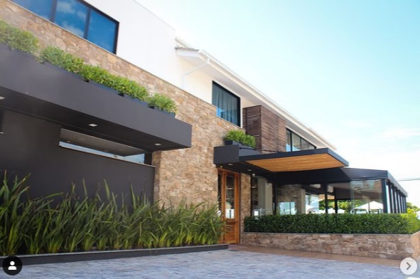 Jardim do restaurante Rancho Açoriano Coqueiros