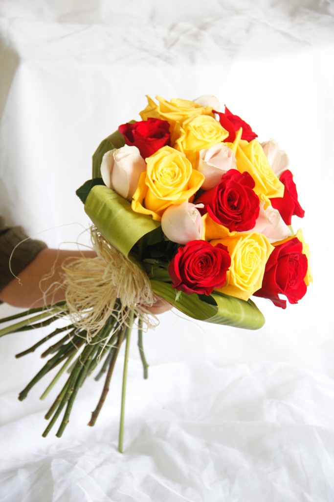 Bouquet de rosas vermelhas e amarelas