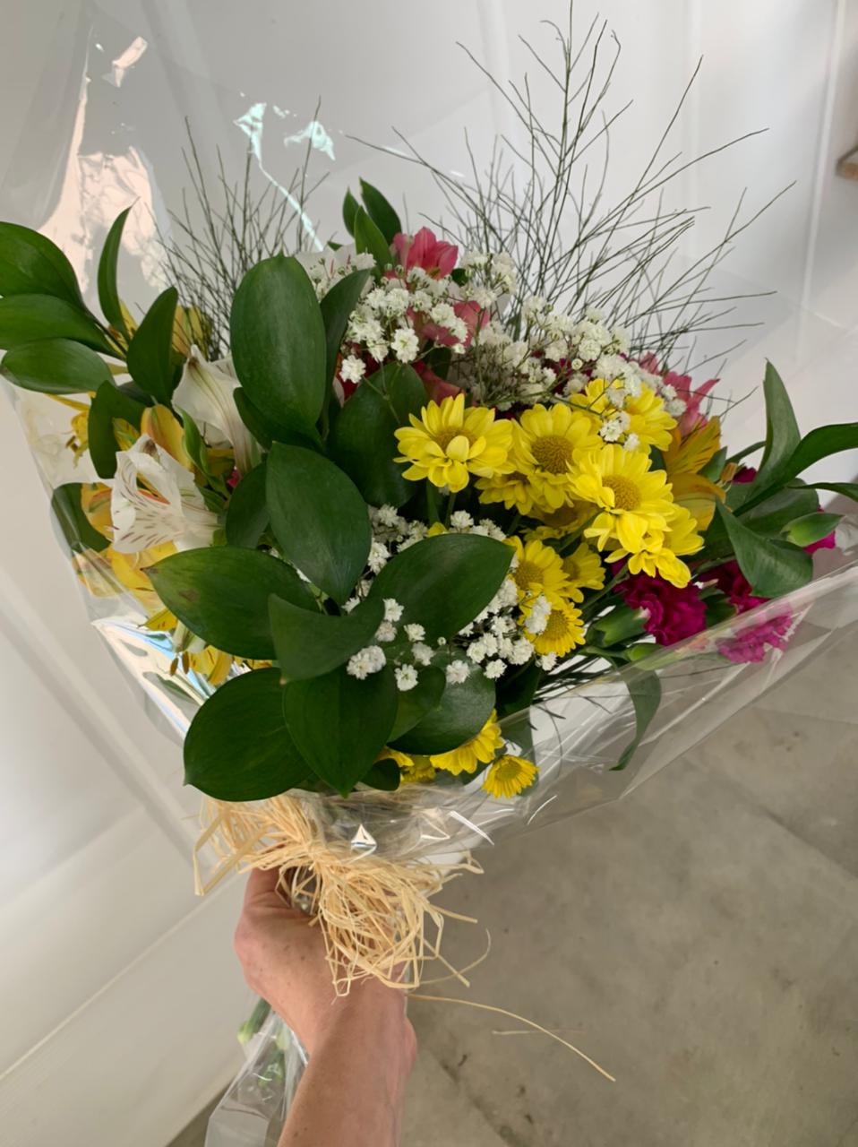 Bouquet de flores do campo pequeno simples